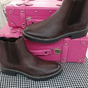 Calvin Klein Lug Chelsea NWOB